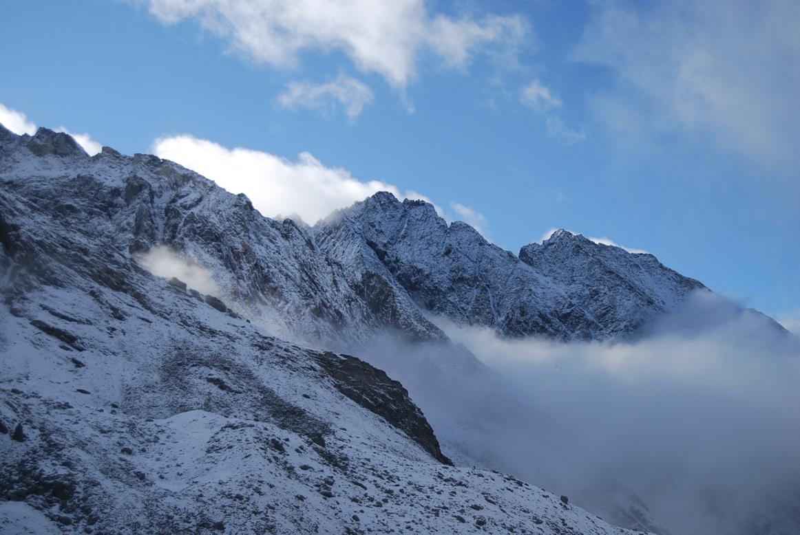 Hier liep de route die ik eigenlijk gepland had. Zelfs met een gezonde knie zou het een niet aan te raden onderneming zijn geweest.